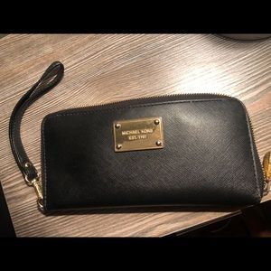 Michael Kors Wristlet Wallet